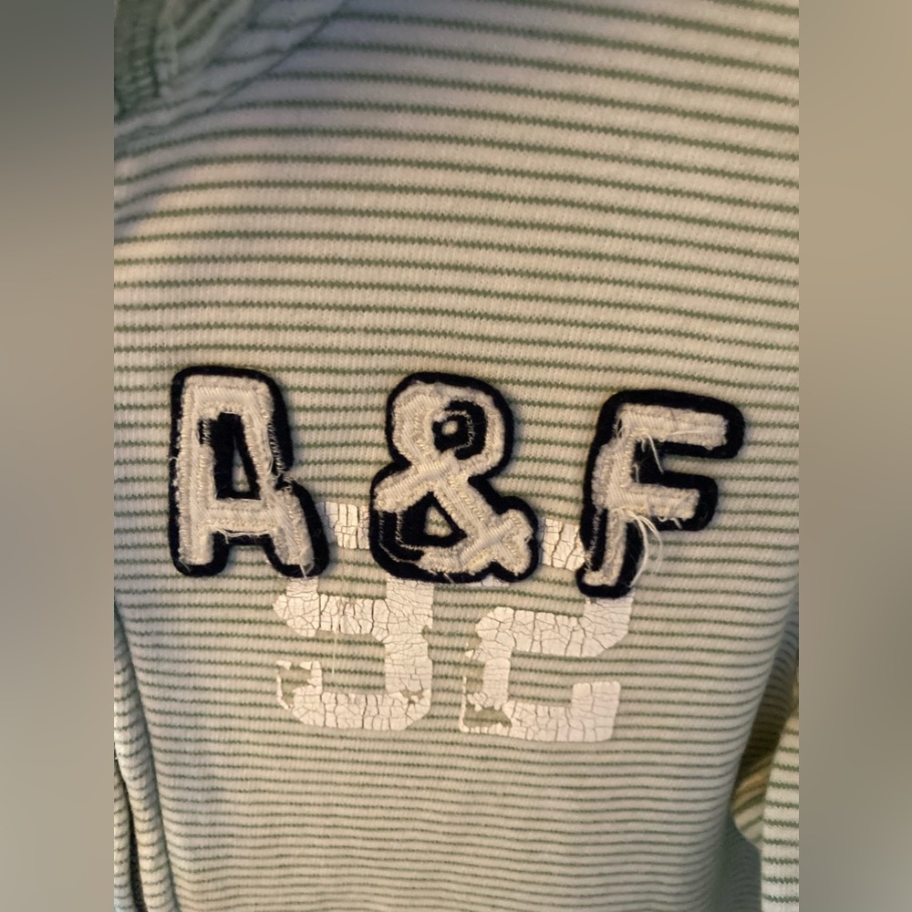 Hooded sweatshirt.